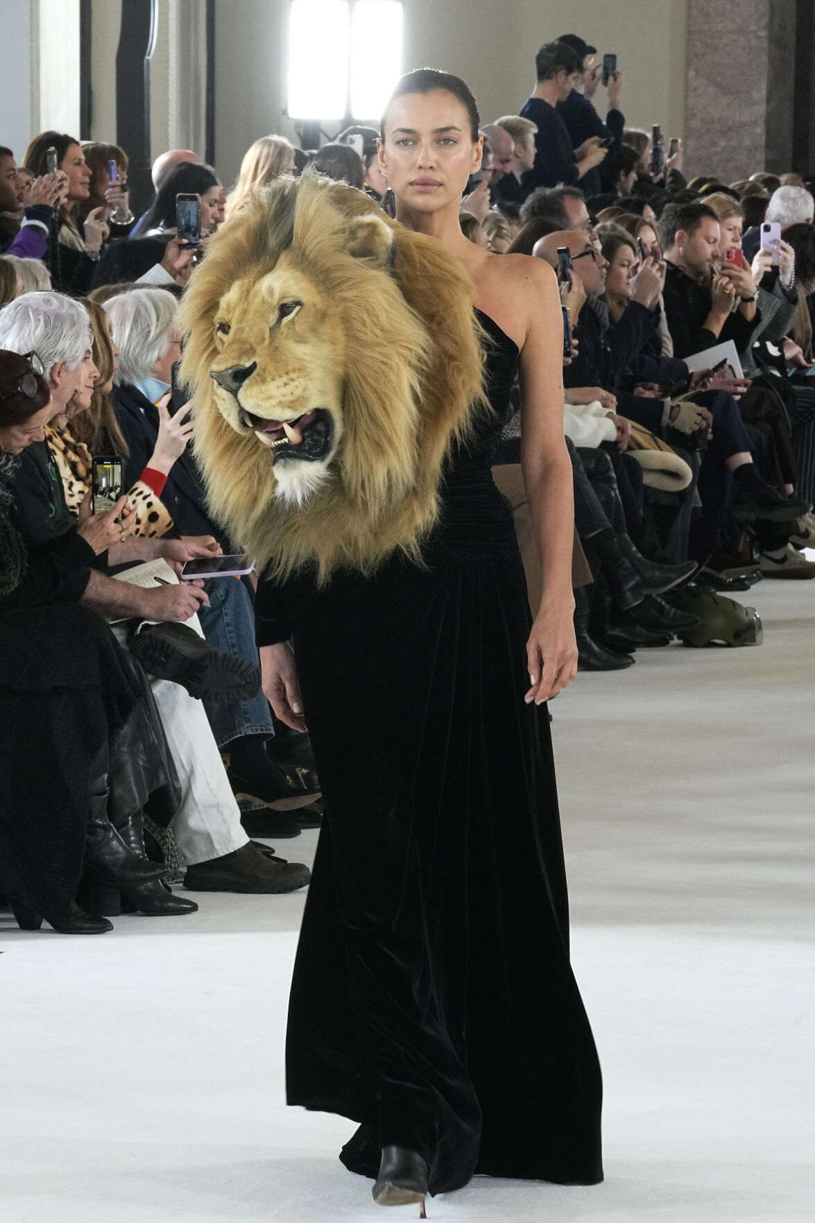 France Fashion Schiaparelli Haute Couture S/S 23